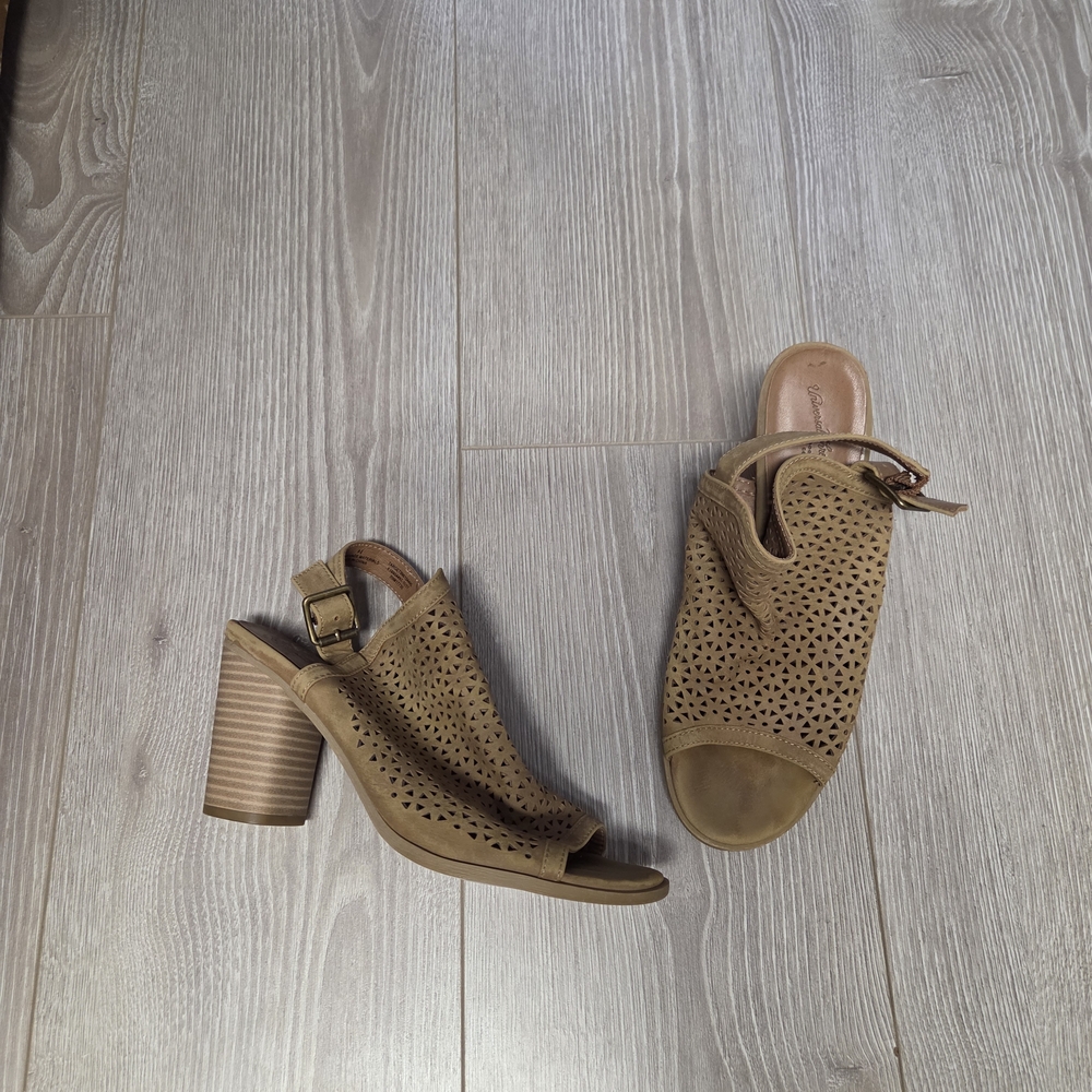 Universal Thread Block Heel Sandals